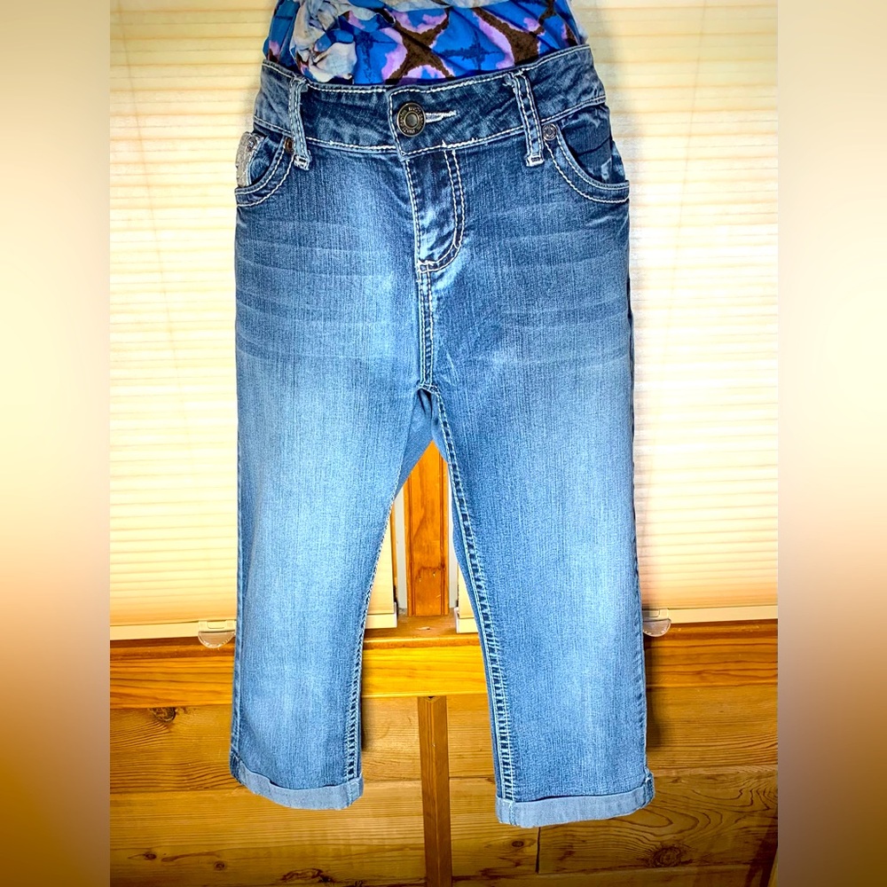 Rue 21 Capri Denim Jeans Size 7/8 Juniors Embellished Angel Wing Pockets GUC